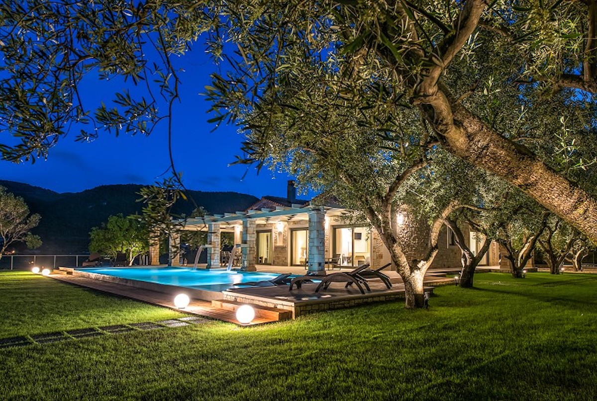 Artina Luxury Villa