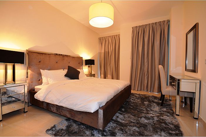 Downtown Boulevard Apartment