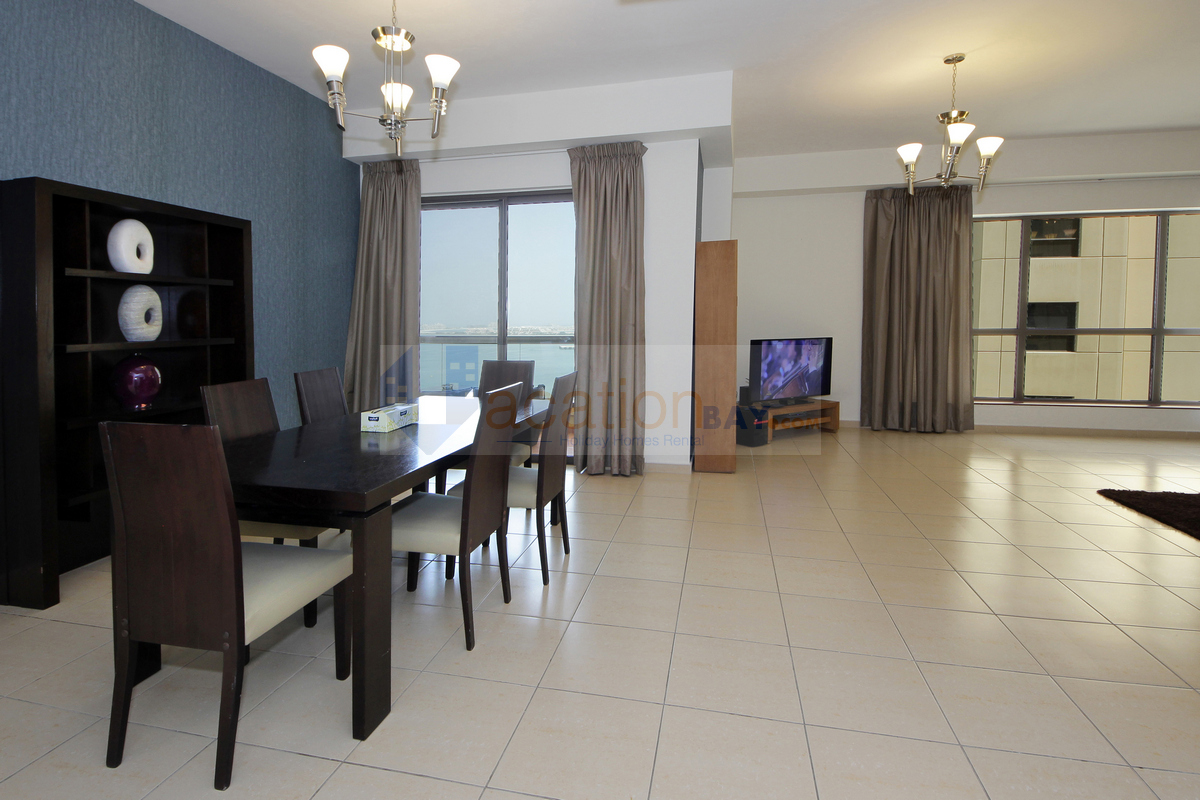 Spacious Sea View Family Living