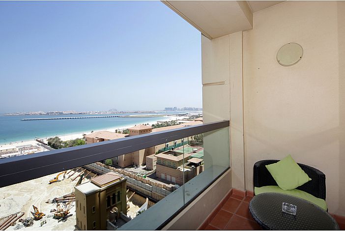 Spacious Luxury 3 Bed Apartment Stunning Sea View