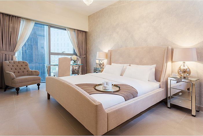 LUXURIOUS 1 BED APARTMENT