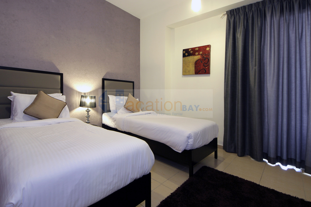 Spacious Sea View Family Living