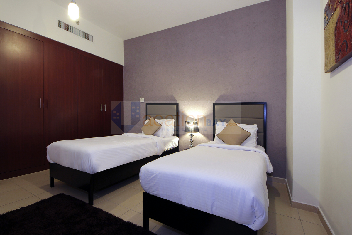 Spacious Sea View Family Living