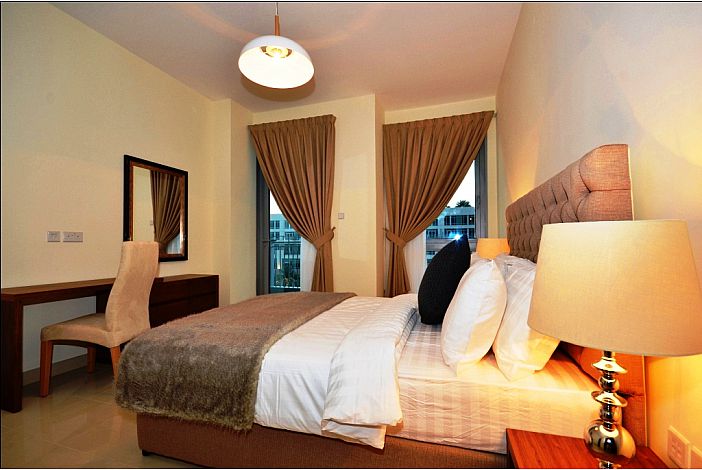 Downtown Boulevard Apartment