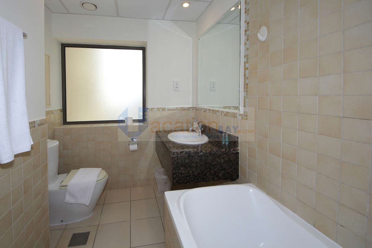 Spacious Sea View Family Living