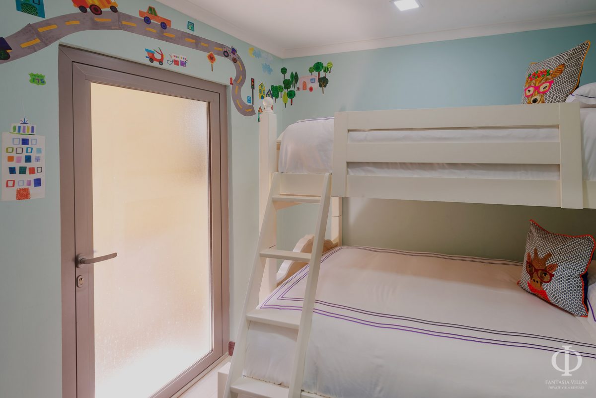 PALM INN VILLA TWO 6 BEDROOMS