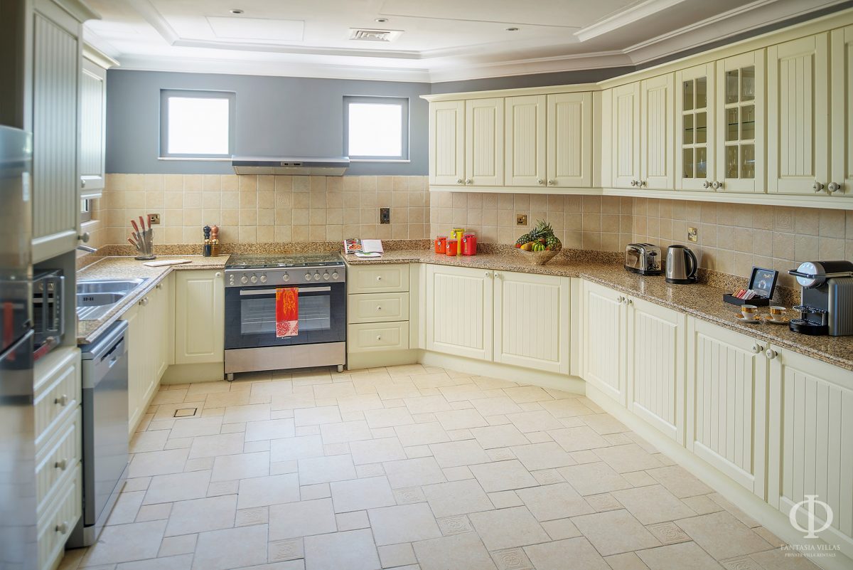 PALM INN VILLA TWO 6 BEDROOMS