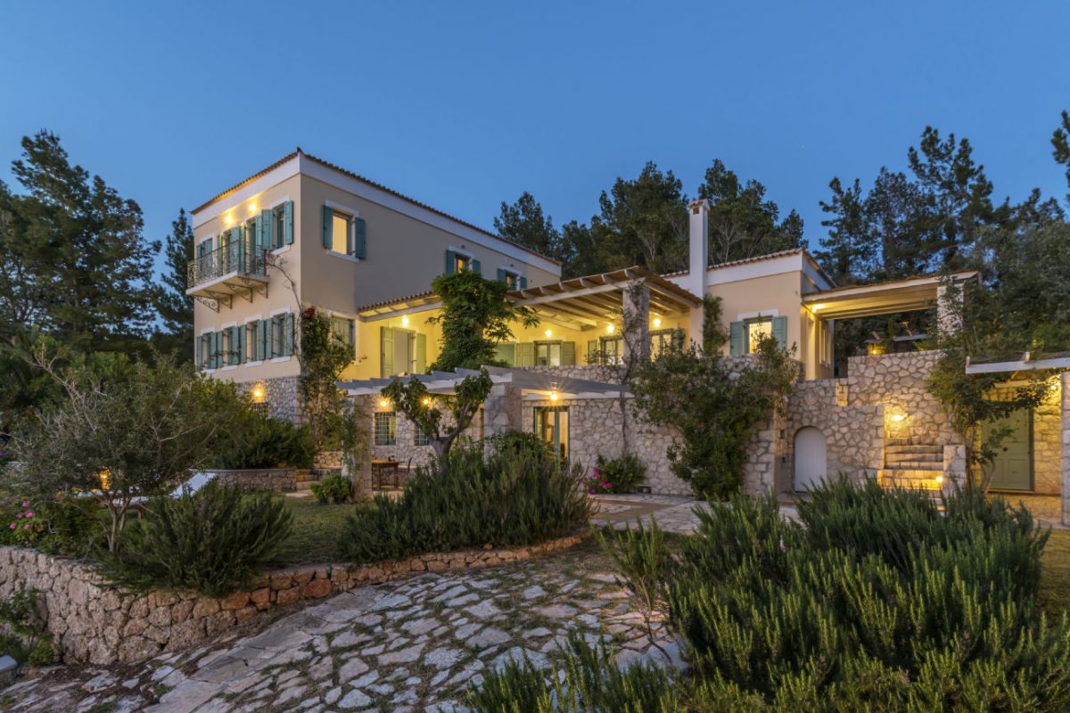 Electra Beachfront Villa