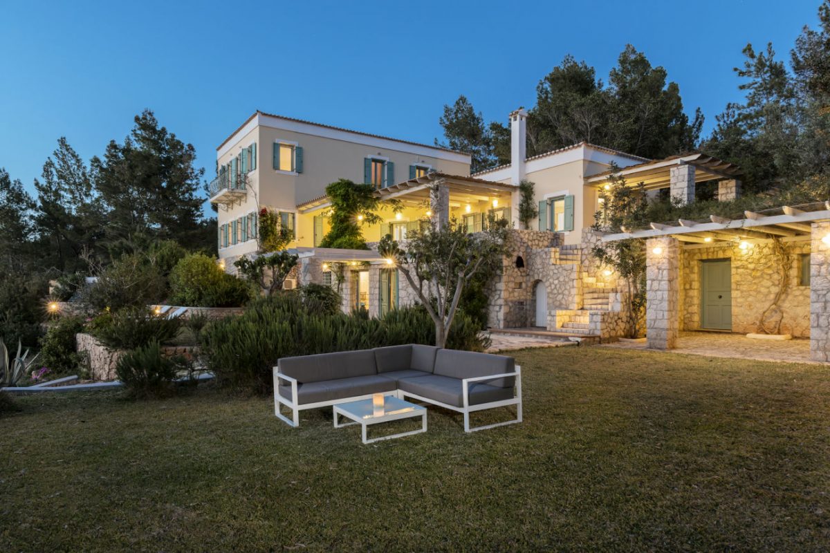 Electra Beachfront Villa