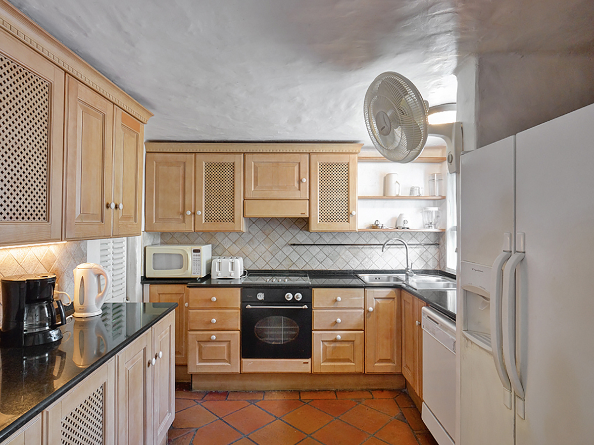 Merlin Bay 6, Firefly