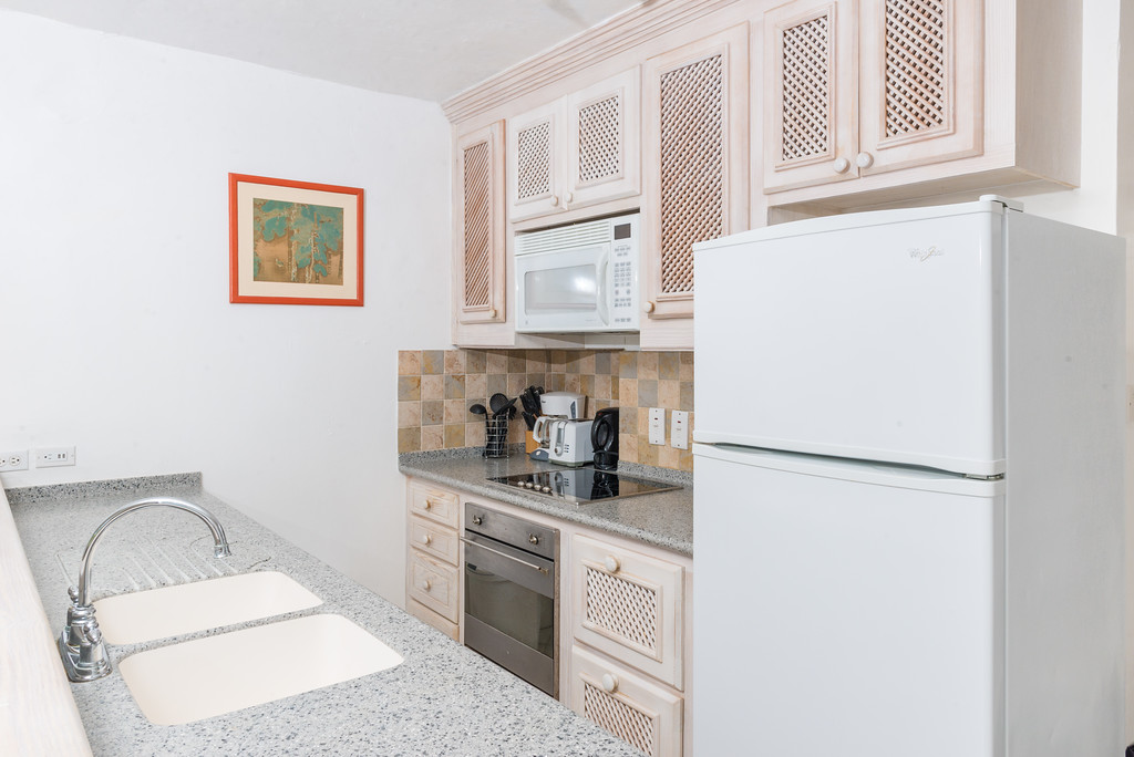 Glitter Bay Estate 305