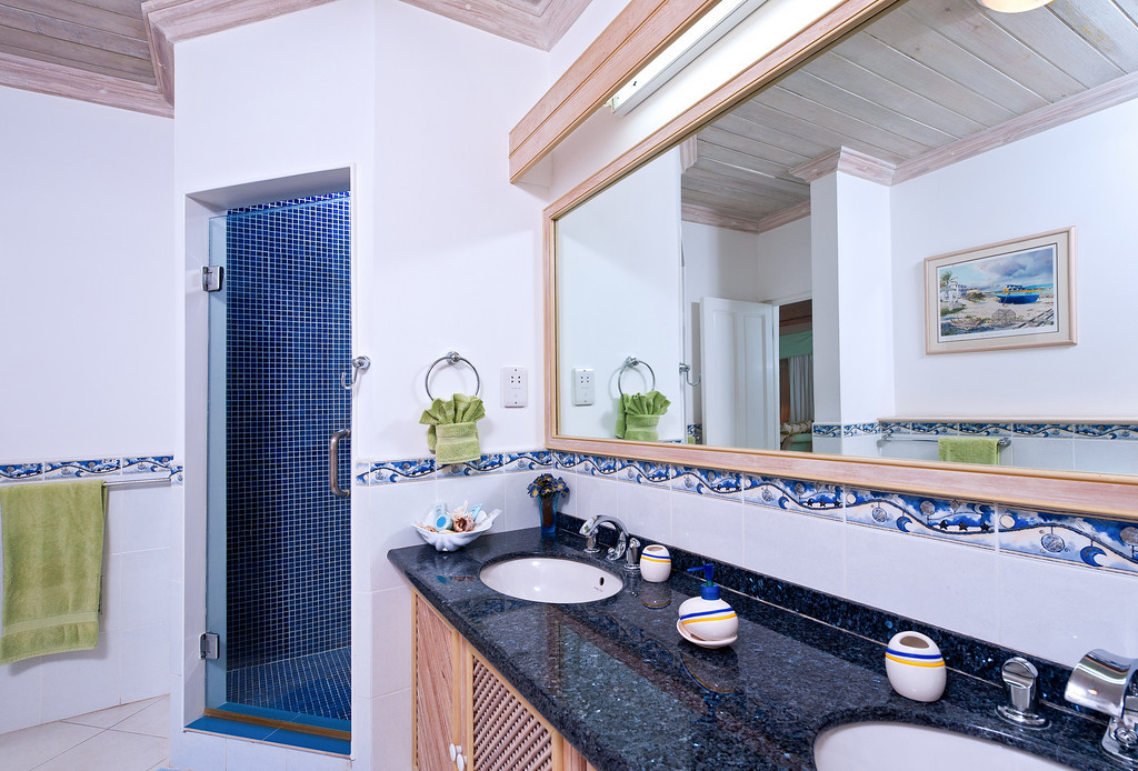 Mahogany Bay - Chanel No.5