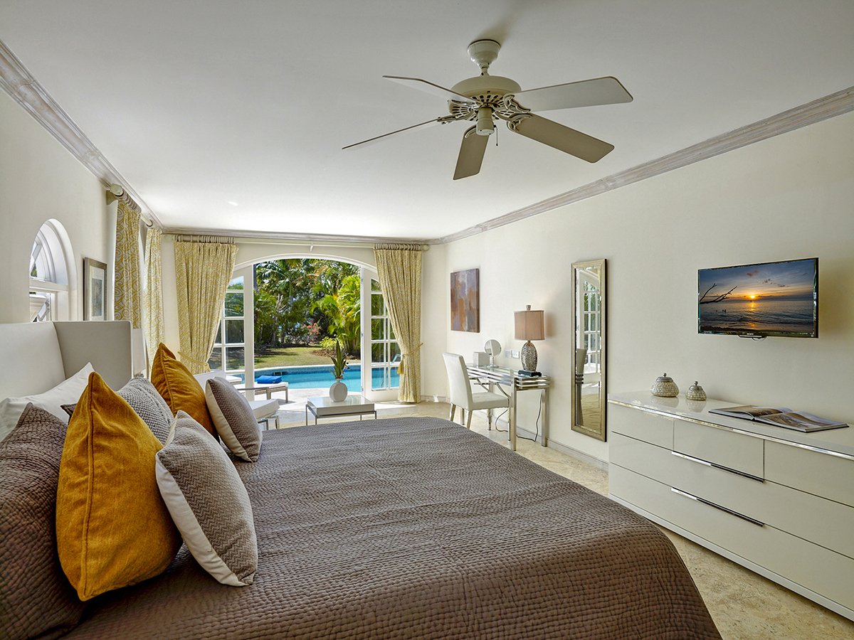 Royal Villa 1 Swansway