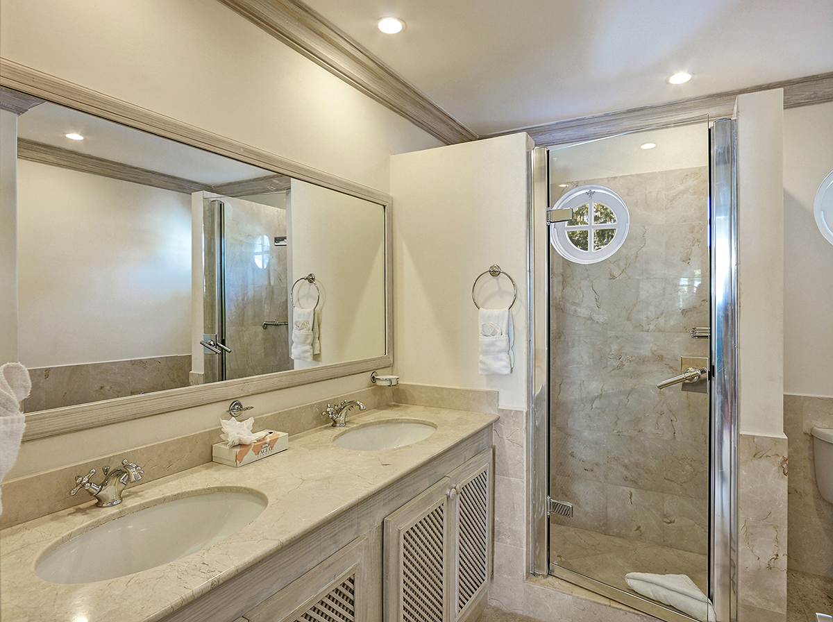 Royal Villa 1 Swansway