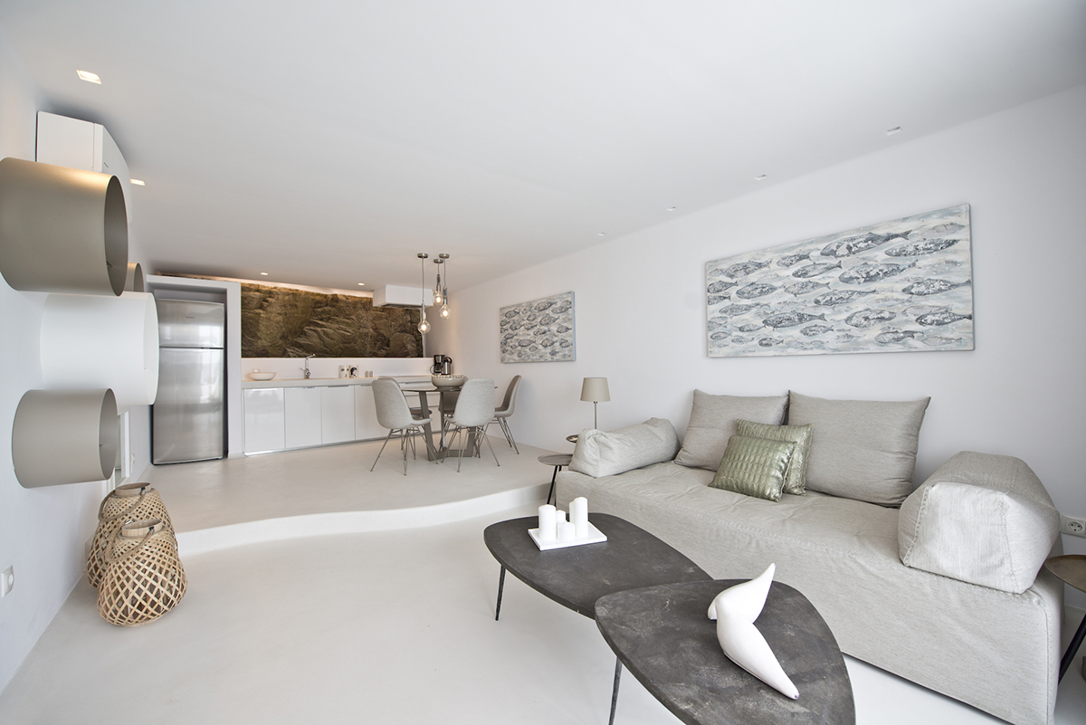 Diles Villas – Ruby Suite