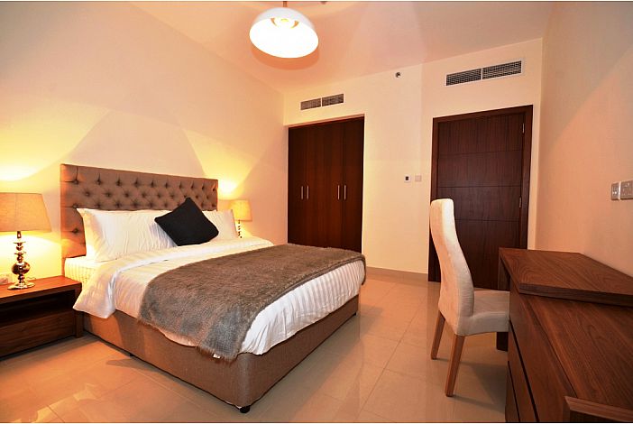 Downtown Boulevard Apartment