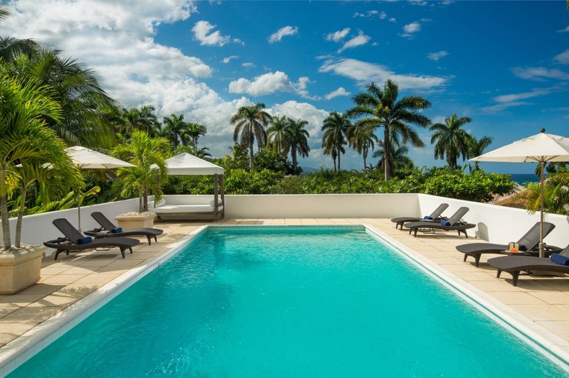 RoundHill Deluxe Villas