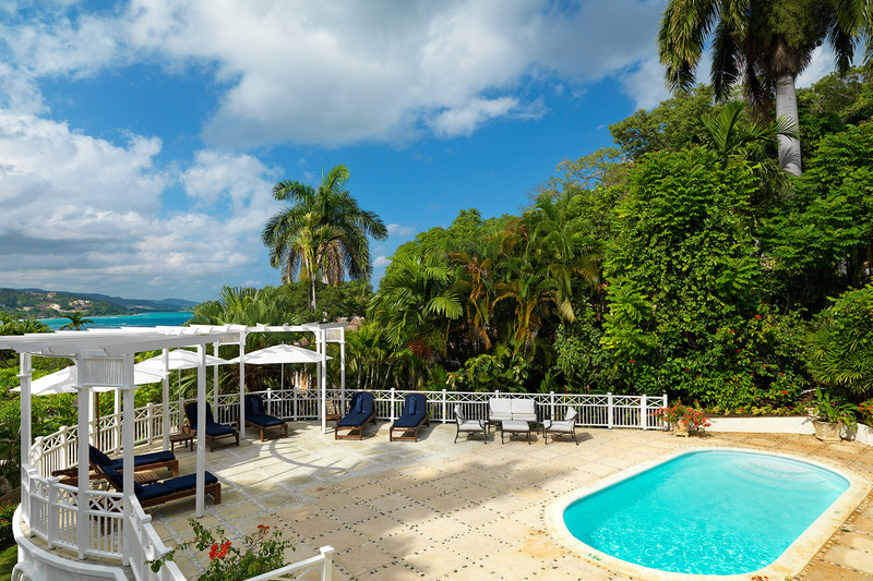 RoundHill Luxury Villas