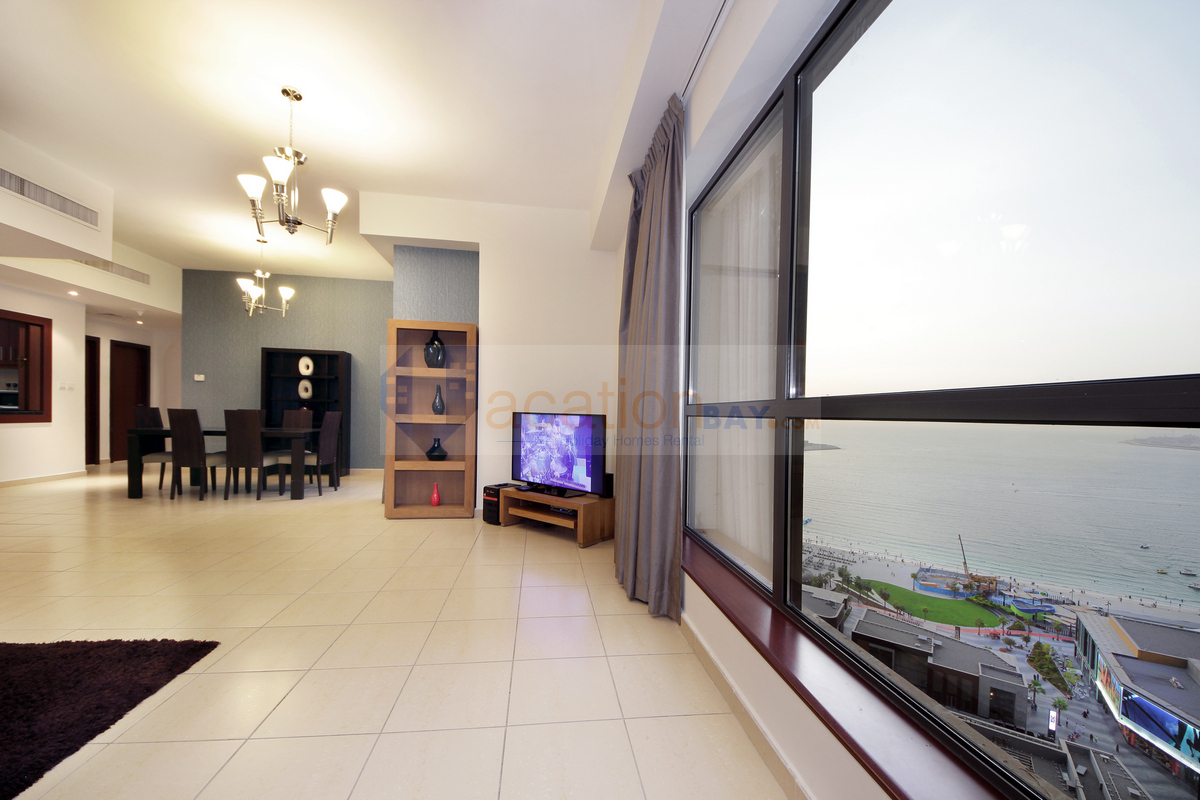 Spacious Sea View Family Living