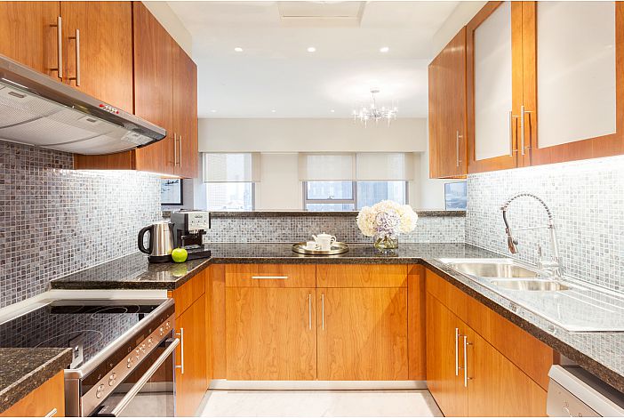 LUXURIOUS 1 BED APARTMENT