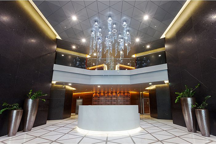 LUXURIOUS 1 BED APARTMENT