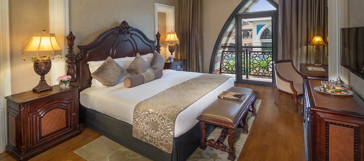 LAGOON ROYAL RESIDENCES