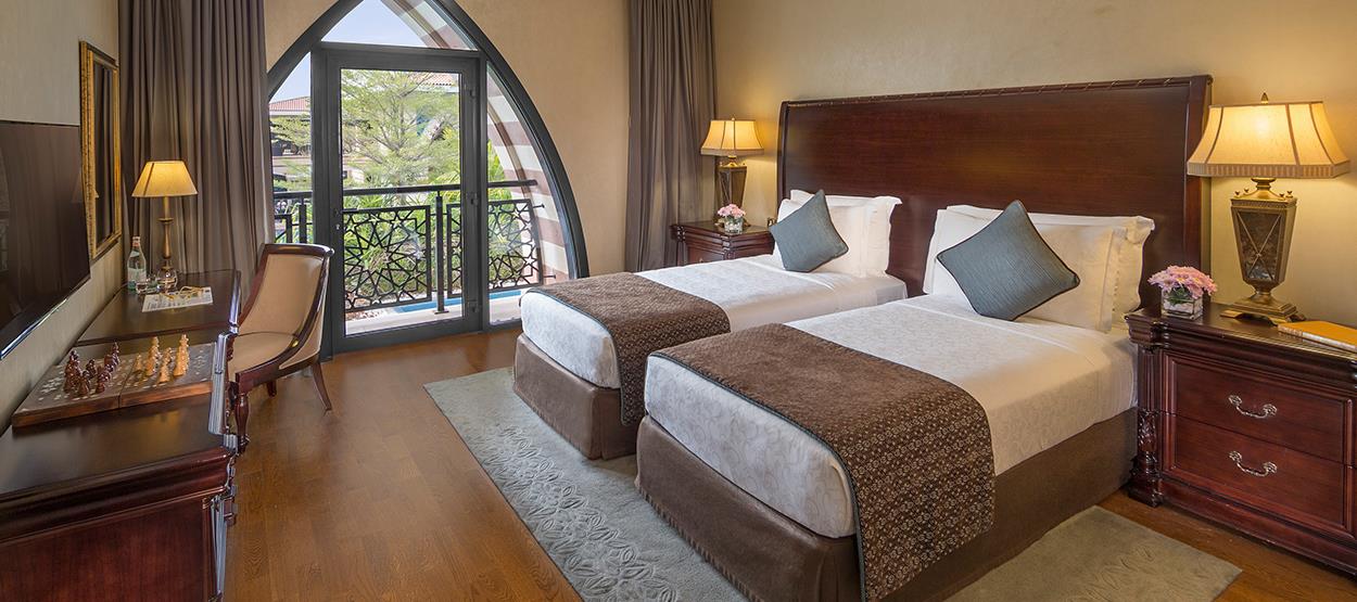 LAGOON ROYAL RESIDENCES