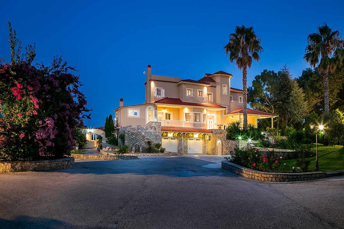 Hidden Gem Estate - The Villa