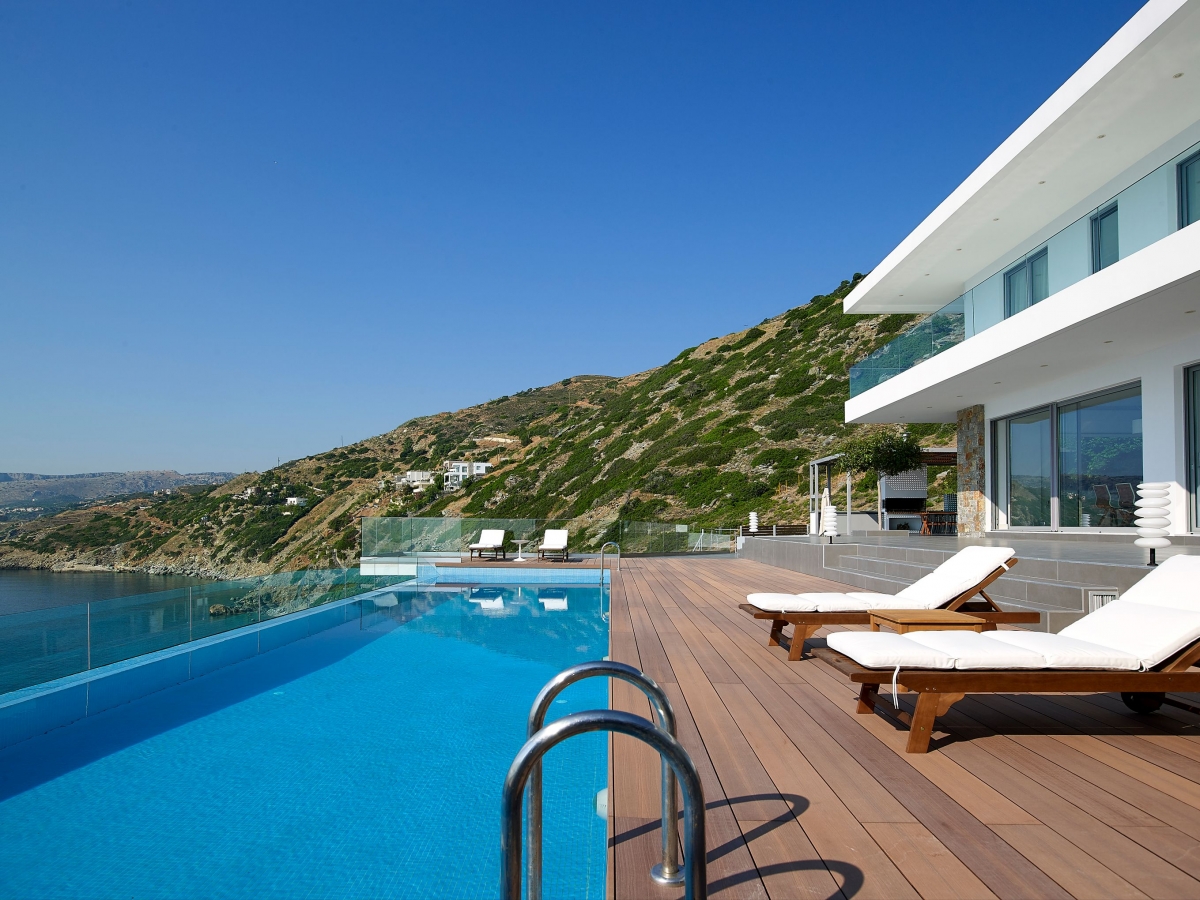 Epavli Luxury Villa