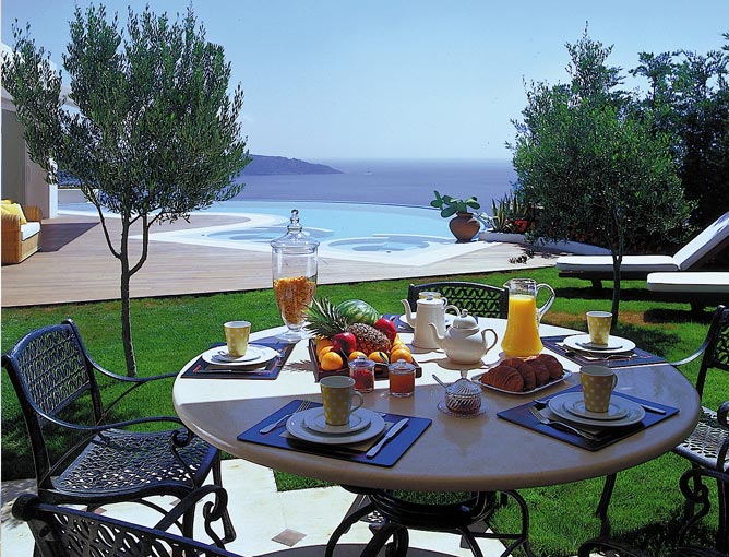 Royal Spa Pool Villa