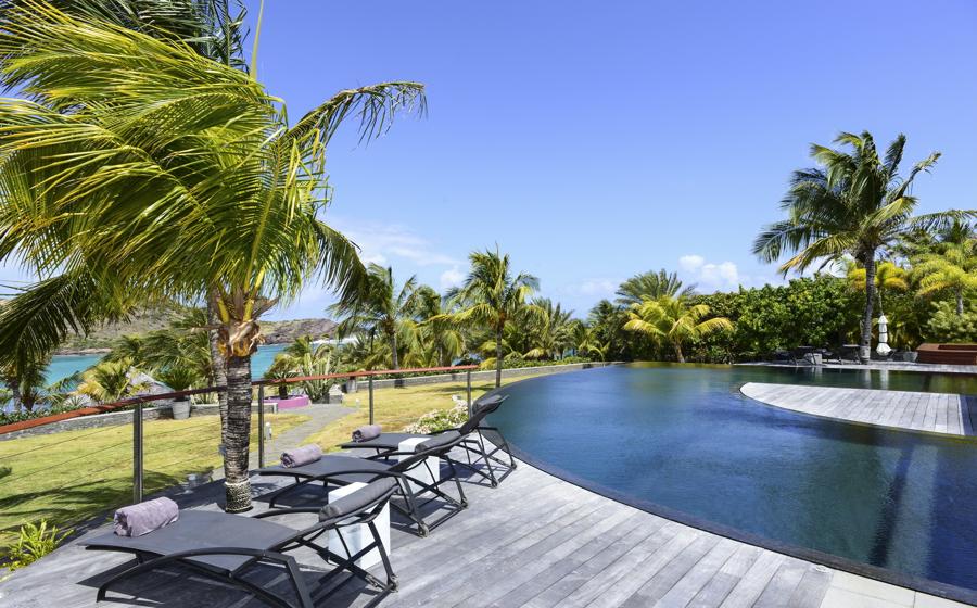 Villa Silver Rainbow