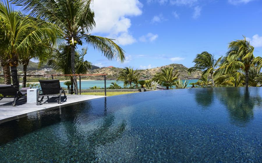 Villa Silver Rainbow