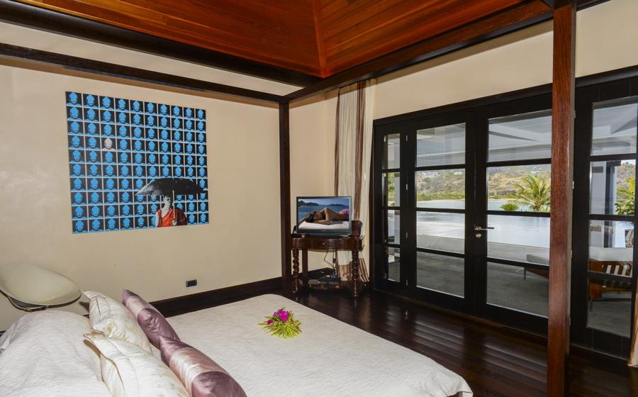 Villa Silver Rainbow