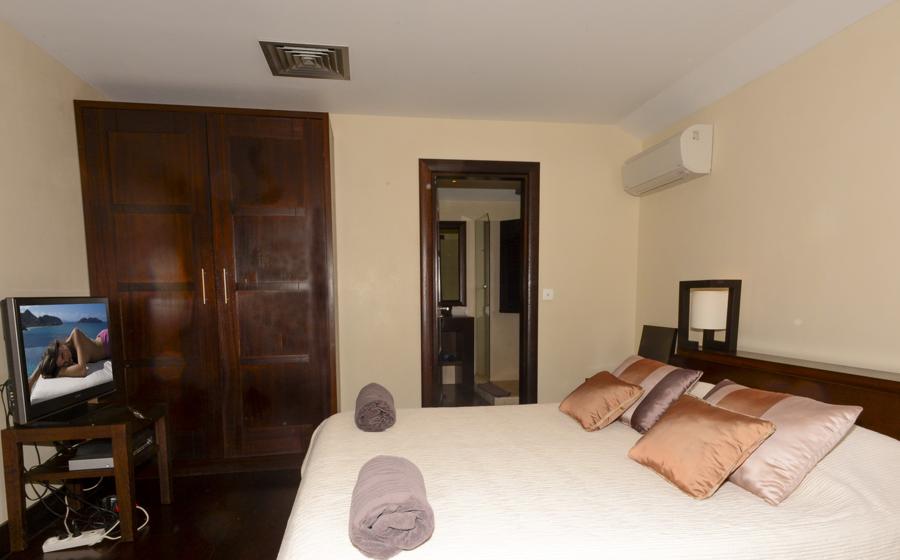 Villa Silver Rainbow