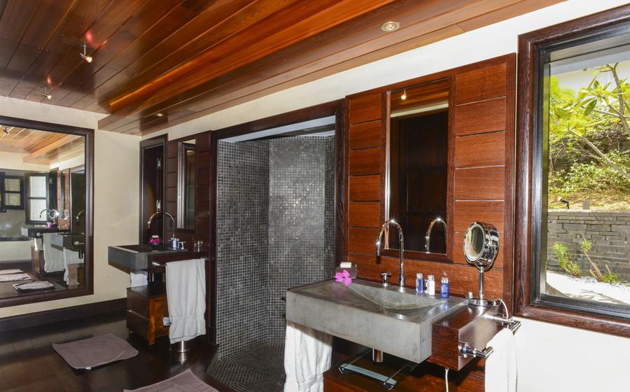 Villa Silver Rainbow