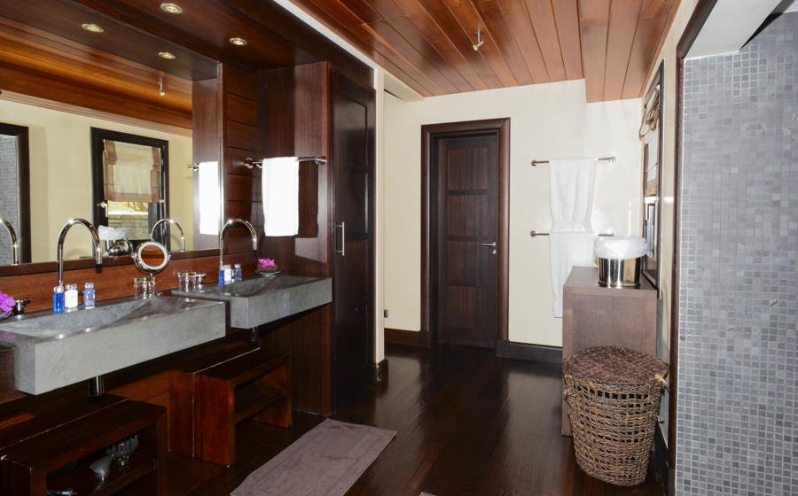 Villa Silver Rainbow