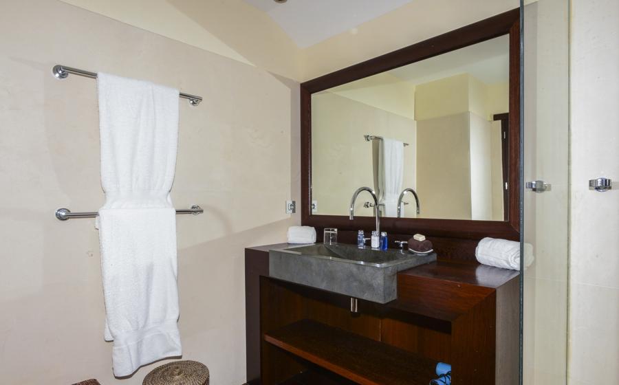 Villa Silver Rainbow